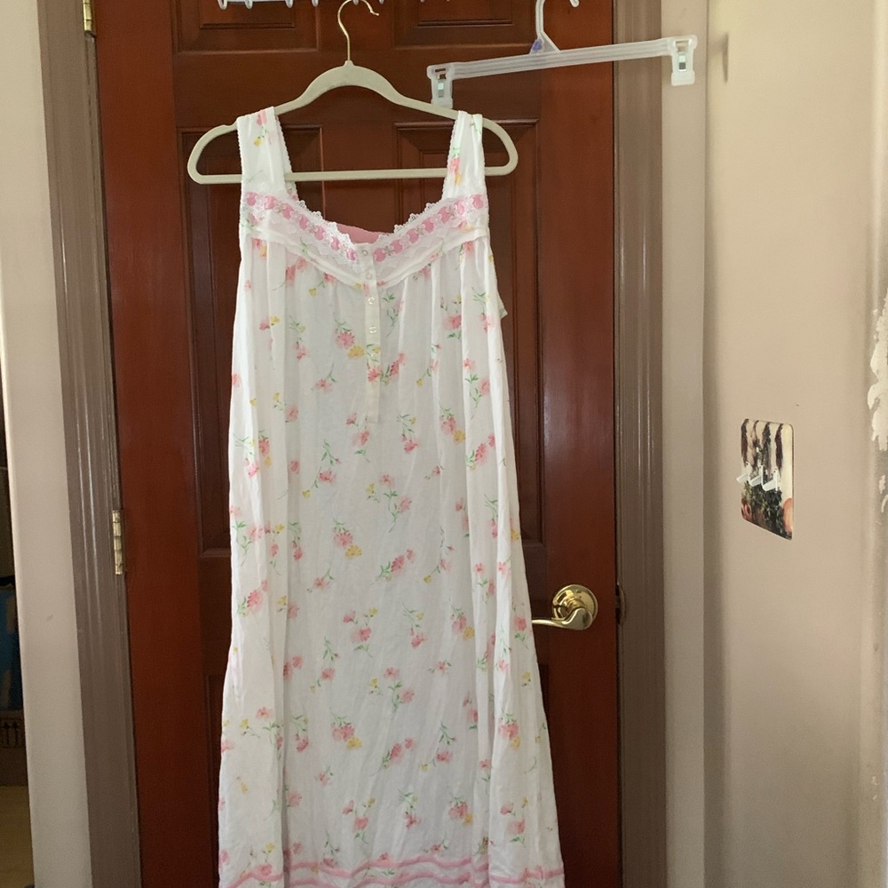 New ladies long nightgown
